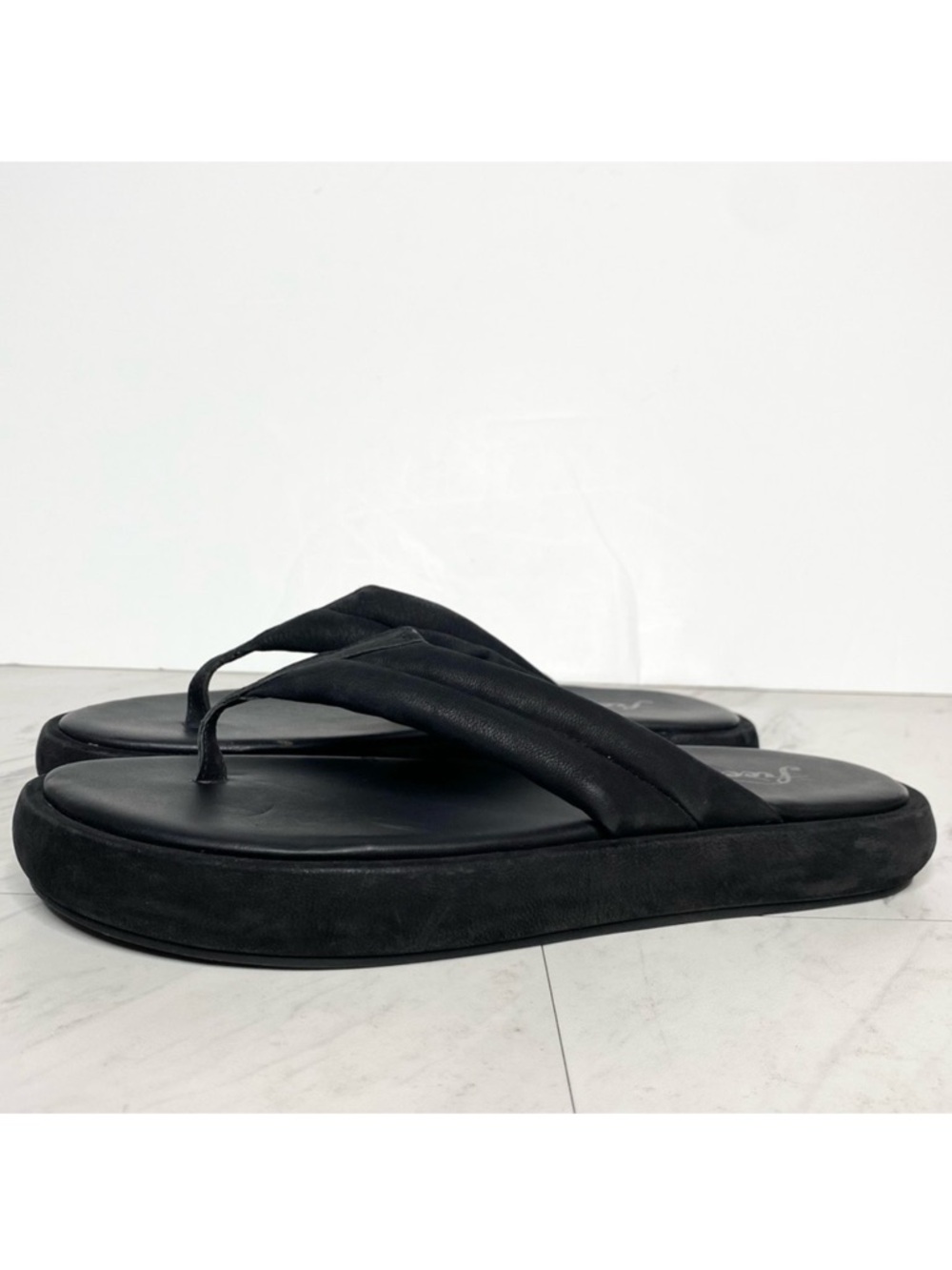 Free People Wonderland Black Thong Sandal 39